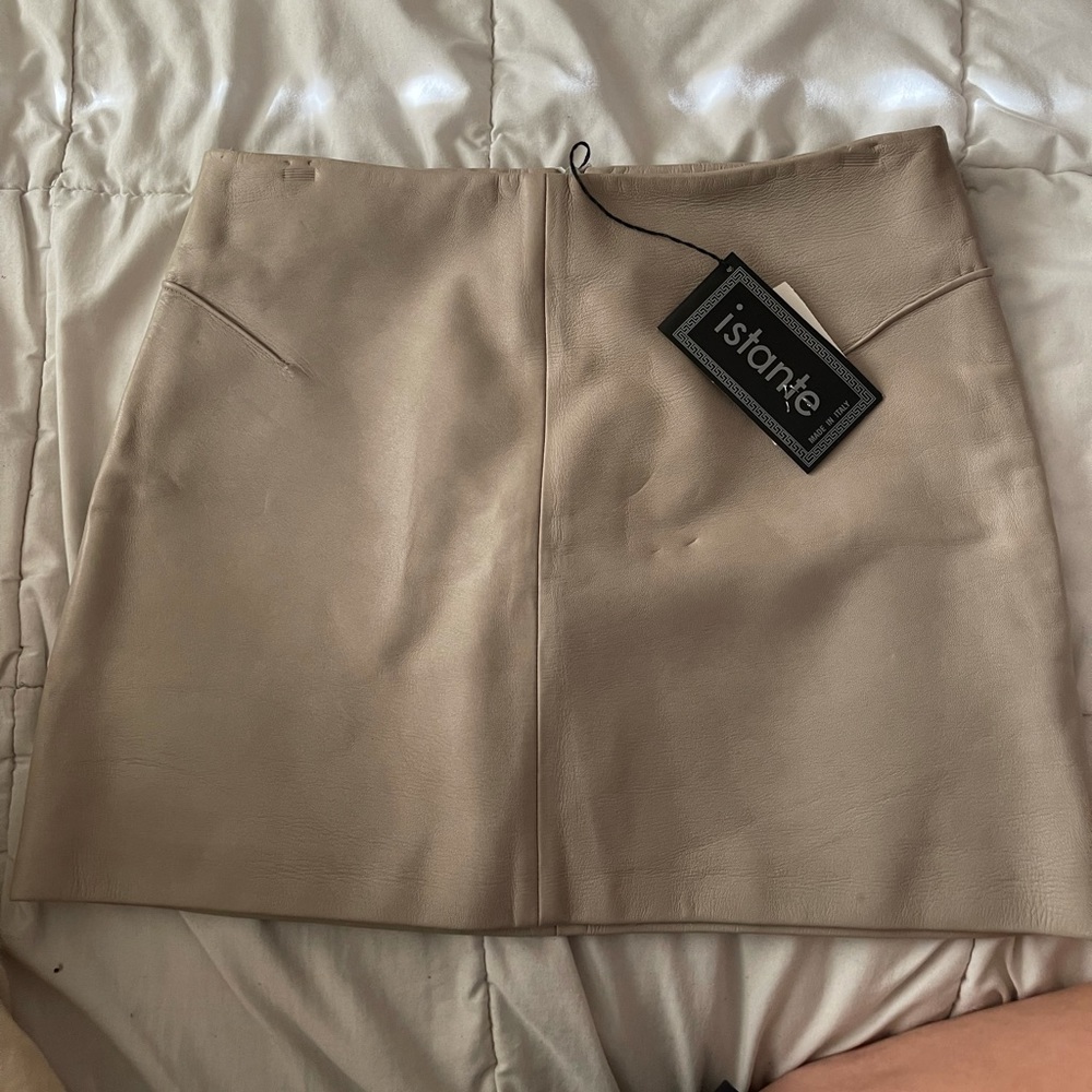 istante beige leather mini skirt